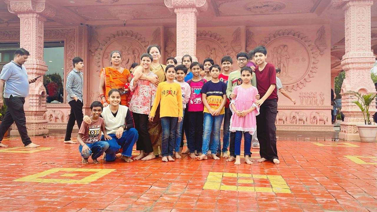 Children at a museum entrance